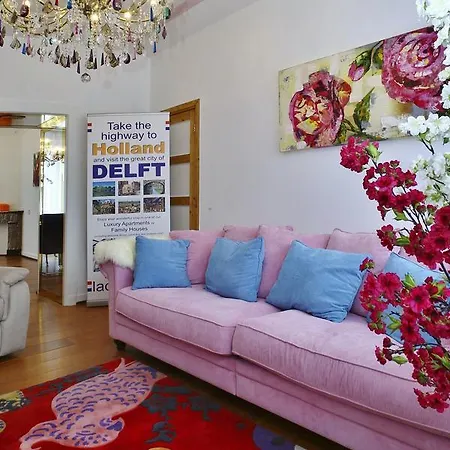 Apartment Luxury Family Houses